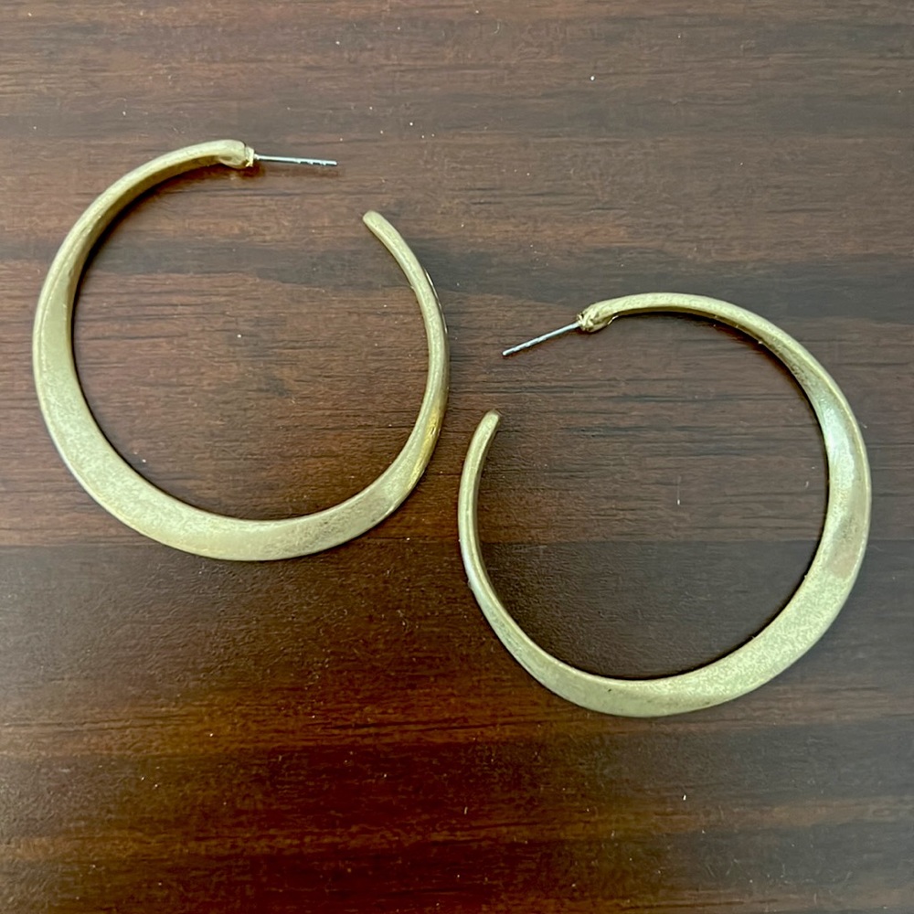 Large gold hoop earrings